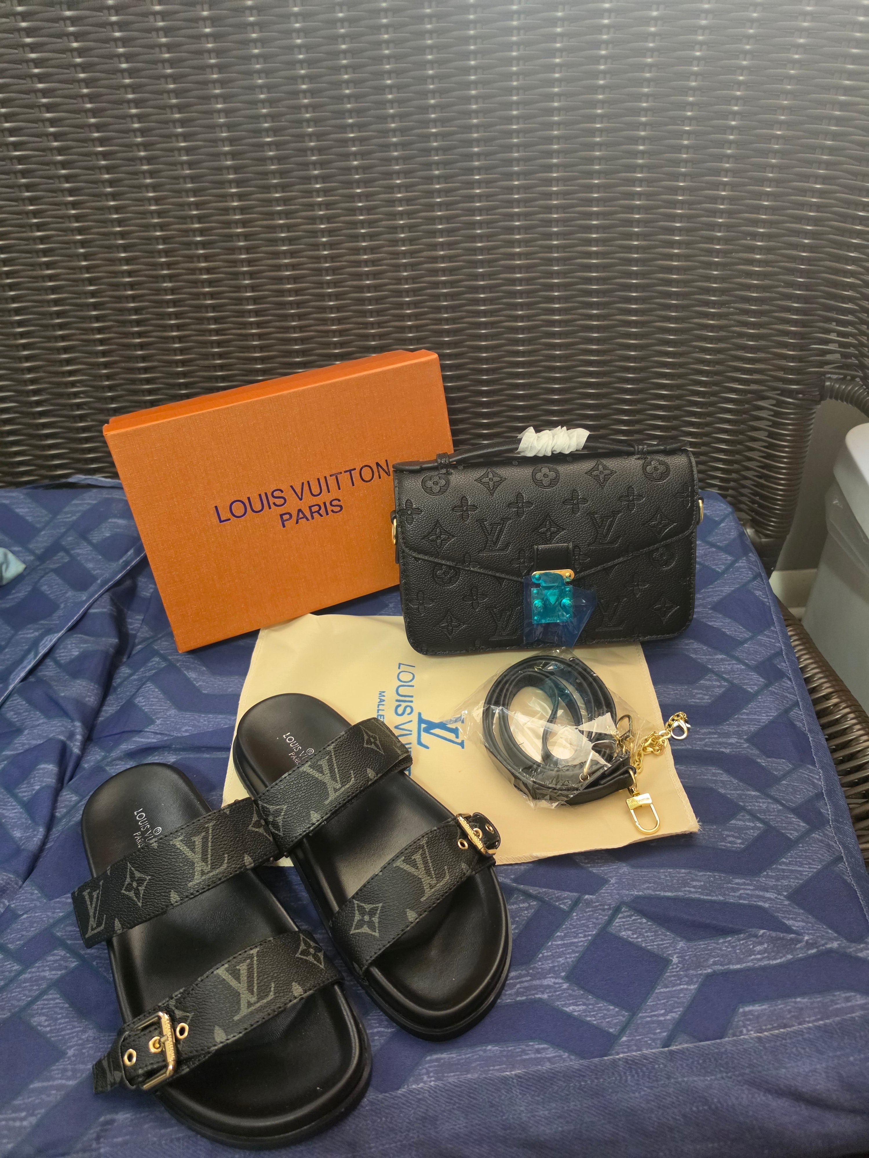 Set de cartera y sandalias