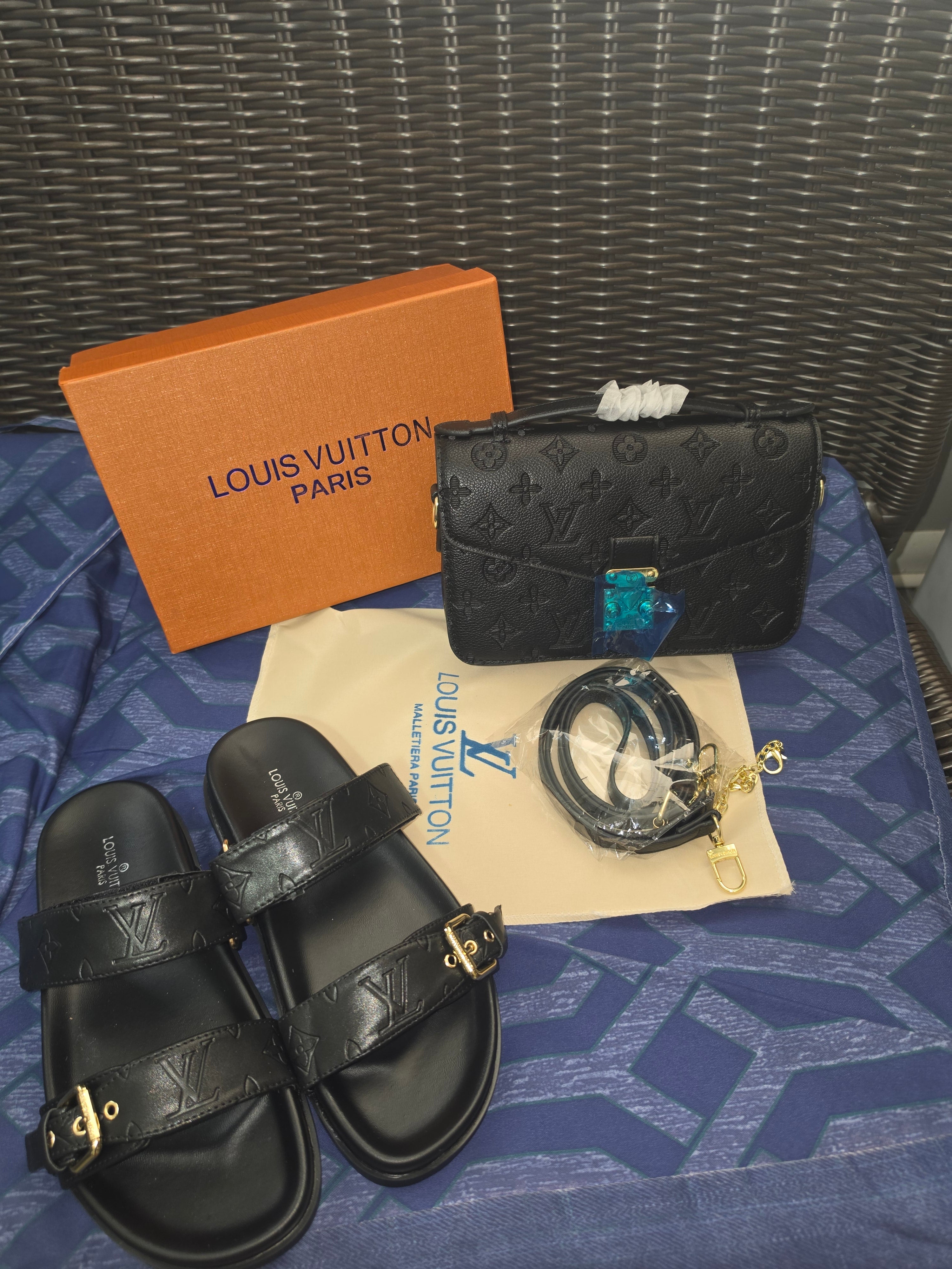 Set de cartera y sandalias